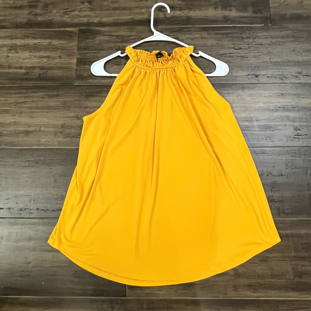 Ladies AnnTaylor goldenrod ruffled turtleneck swing shell tank top sz M